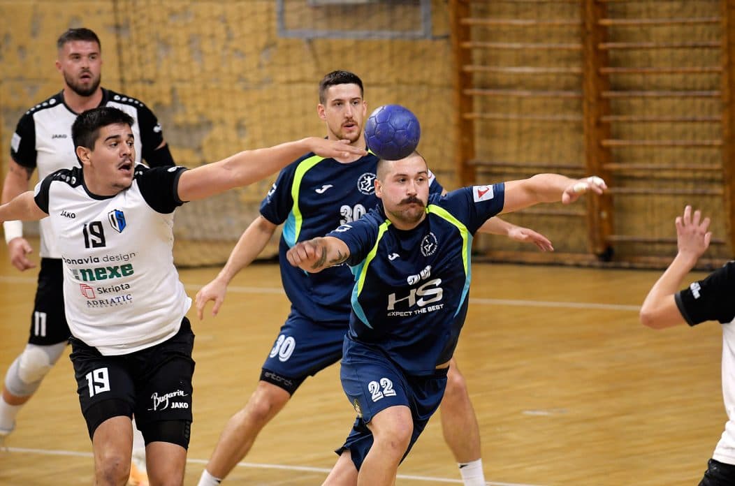 Slika uz članak: Zabrinjavajuće! Start karlovačkih rukometaša u Premijer ligi ispod svakog očekivanja, u Karlovcu slavio i Osijek uz novi pad u završnici
