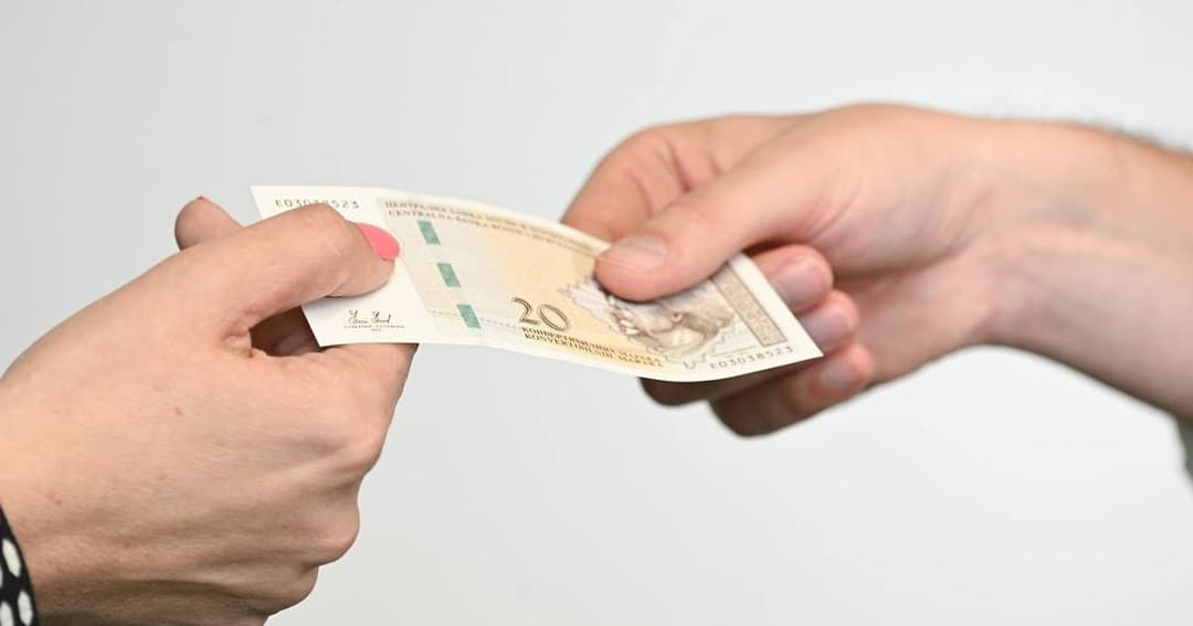 Slika uz članak: Podmićivanje cenerom pred sudom, milioni ispod radara pravosuđa: Šalje se jasna poruka – korupcija se isplati