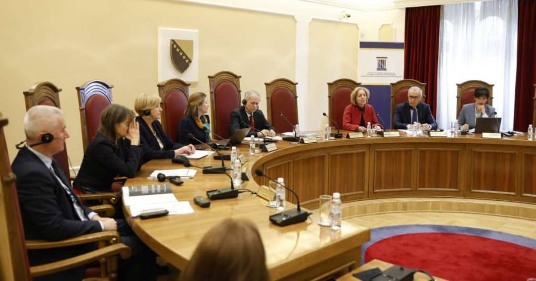 Slika uz članak: Ustavni sud BiH naredio Vladi RS-a da obustavi isplatu za lobistički ugovor u kojem se traži “nezavisnost RS-a”