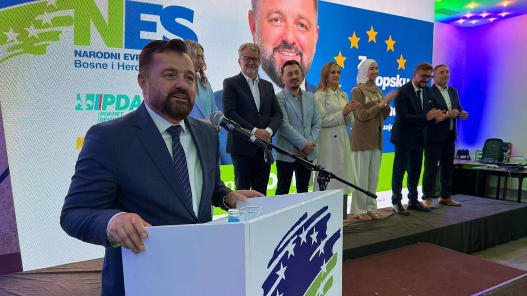 Slika uz članak: Ogrešević u Bihaću: Dostojanstvo bosanskog čovjeka mora biti vraćeno u središte politike