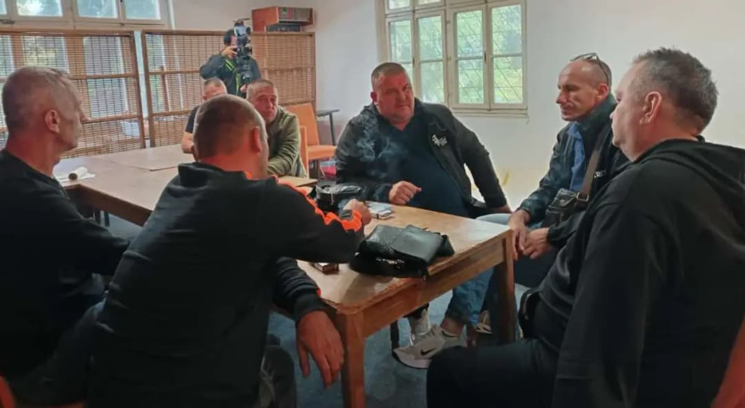 Slika uz članak: Rudari Breze i Bile dobili plaću i prekinuli radnički neposluh