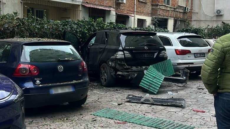 Slika uz članak: Shpërthehet me eksploziv automjeti i avokatit Idajet Beqiri, nuk dihen ende motivet