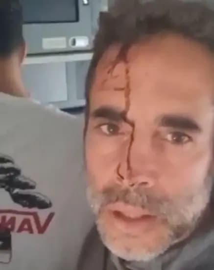 Slika uz članak: Del video: Si ndihmëspiloti goditi me thikë kapitenin e avionit, gjatë fluturimit Dubai – Tel Aviv!