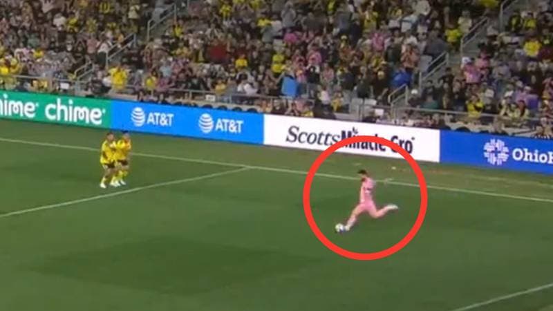 Slika uz članak: VIDEO Messijeva golčina očistila paučinu. Pogledajte majstoriju