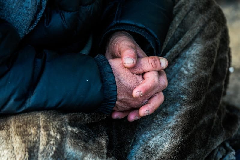 Slika uz članak: Ob svetovnem dnevu brezdomstva poudarek, da je tudi človek brez doma del naše skupnosti