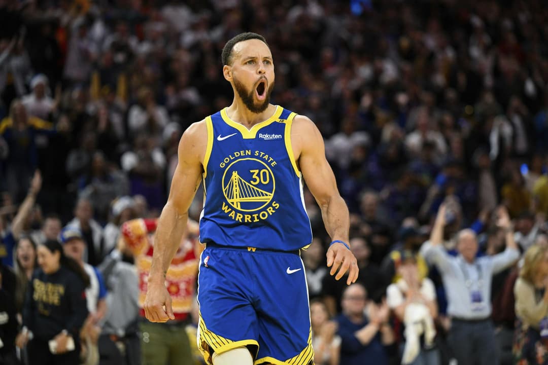 Slika uz članak: "Resnična legenda zaliva ostaja z nami." Curry še dve sezoni za Golden State.