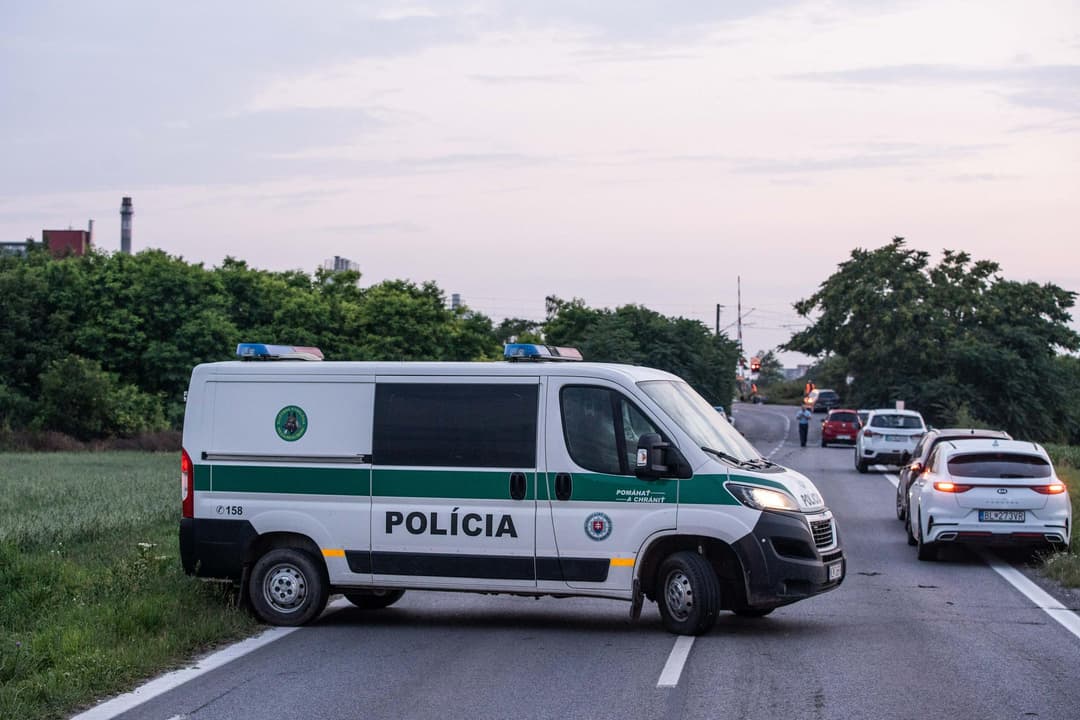 Slika uz članak: V napadu na osnovni šoli na Slovaškem umrl en človek, dva sta ranjena