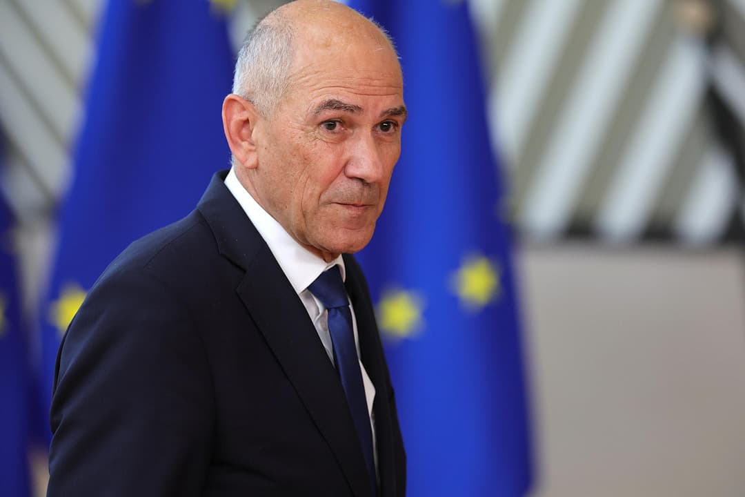 Slika uz članak: Janša in še 16 voditeljev EU-ja za ohranitev kmetijskega in kohezijskega denarja