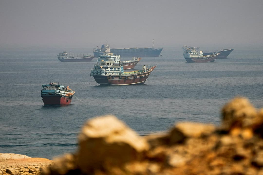 Slika uz članak: Iranska revolucionarna garda v Hormuški ožini napadla tanker. Očitajo mu nezakonito prečkanje ožine.