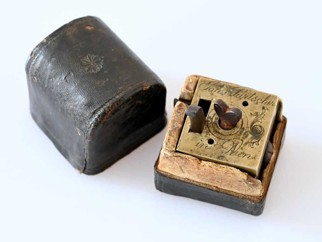 Slika uz članak: Kako je deloval skarifikator, instrument, s katerim so med 18. in 19. stoletjem puščali kri