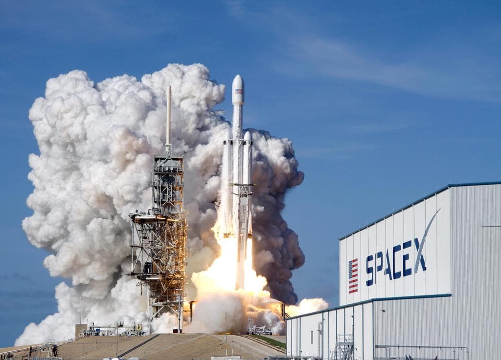 Slika uz članak: Musk mijenja ime svog tehnološkog diva zbog Trumpa