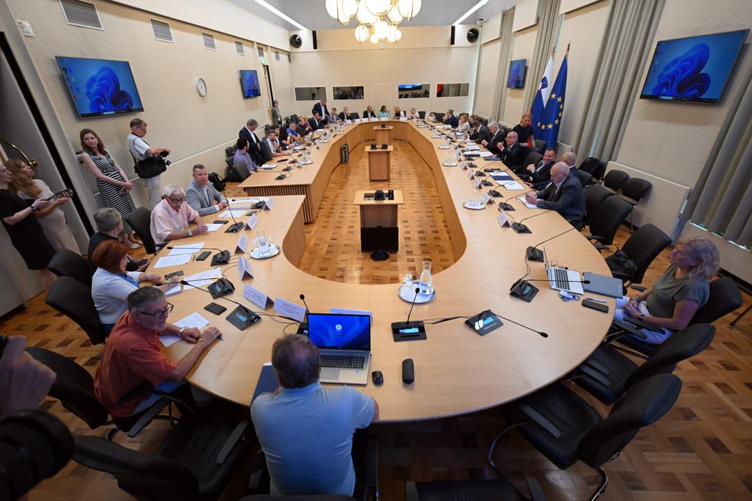Slika uz članak: Sindikati in delodajalci se strinjajo, naj bo uskladitev dohodninske lestvice višja od predlagane