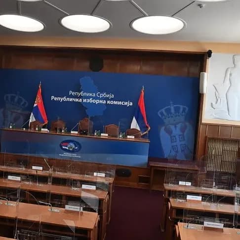 Slika uz članak: RIK odbio kao neosnovane prigovore građana da je Vučič u sukobu interesa kao nosilac izborne liste
