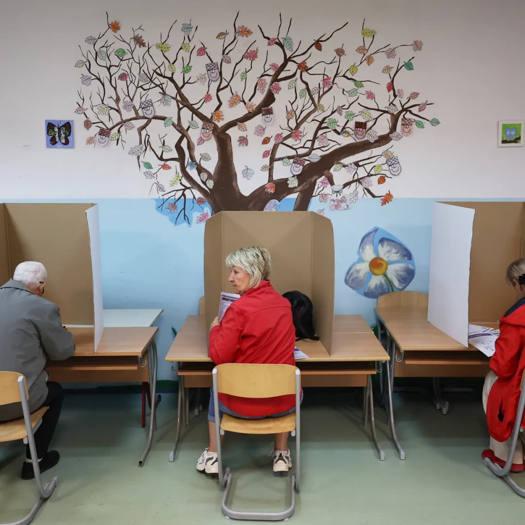 Slika uz članak: Koalicija Pod lupom: Do 9.30 časova na izborima u BiH zabeleženo 46 težih kršenja izbornih pravila