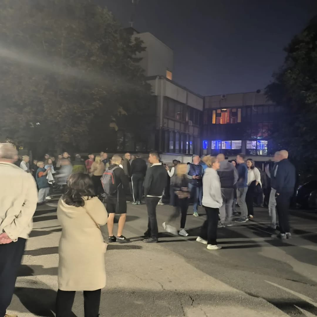 Slika uz članak: U Beogradu održan skup podrške odbornici koju je, kako tvrdi, napao gradonačelnik Šapić