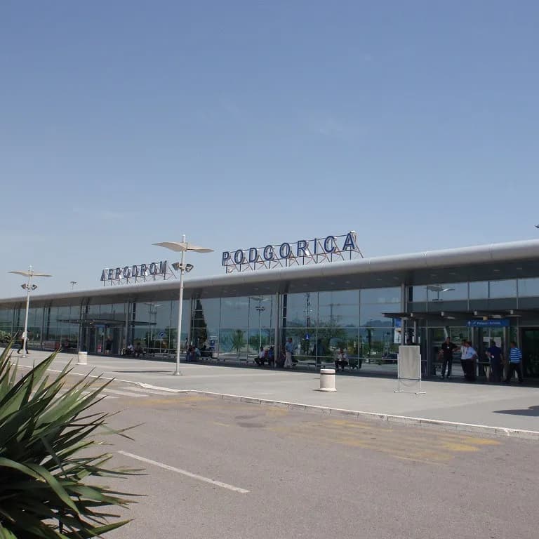 Slika uz članak: Vlasniku Alta grupe Davoru Macuri zabranjen ulazak u Crnu Goru