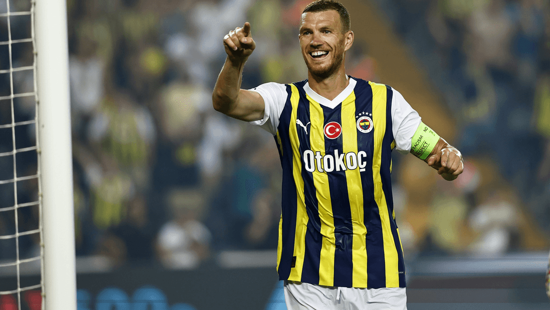 Slika uz članak: Fenerbahçe se naklonio Džeki pred posljednji meč za BiH: "Bosanski dijamant, ponos jedne zemlje"