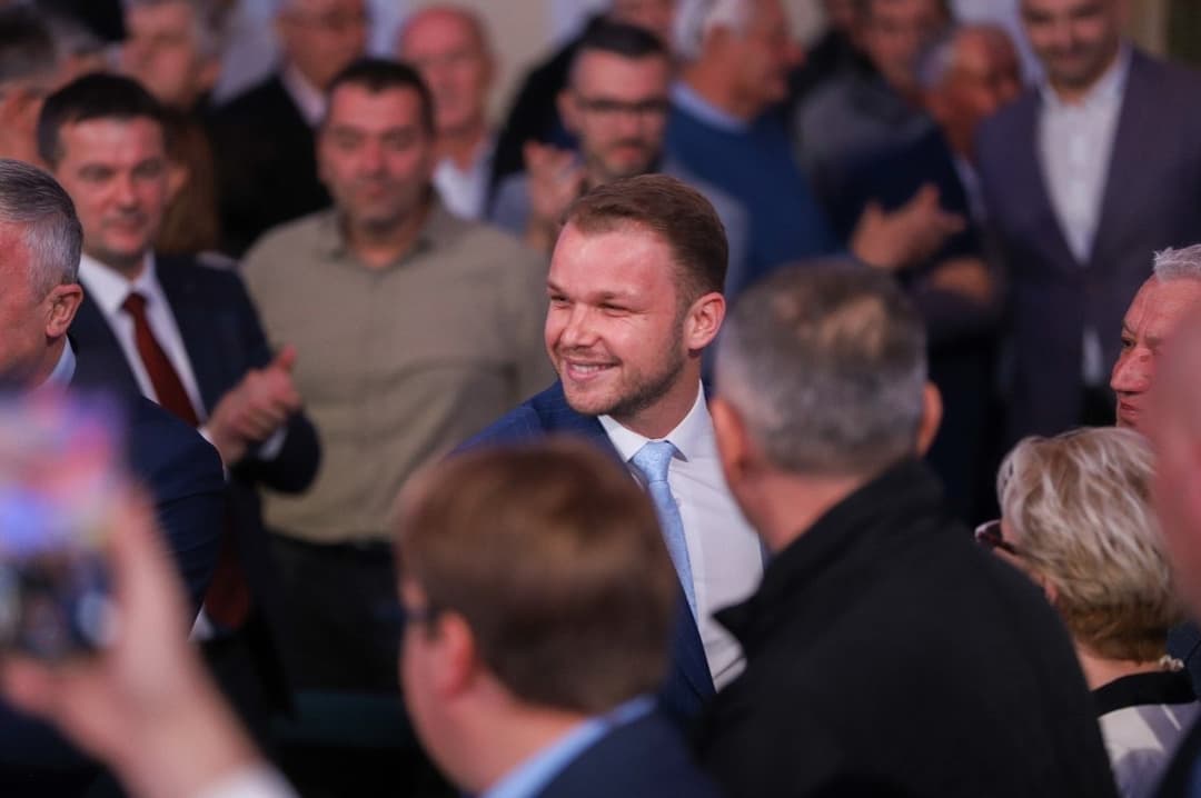 Slika uz članak: Stanivuković uzvratio Dodiku: "On je po definiciji trgovac, ali politika je stvar eliminacije - mi želimo i bit ćemo prvi"