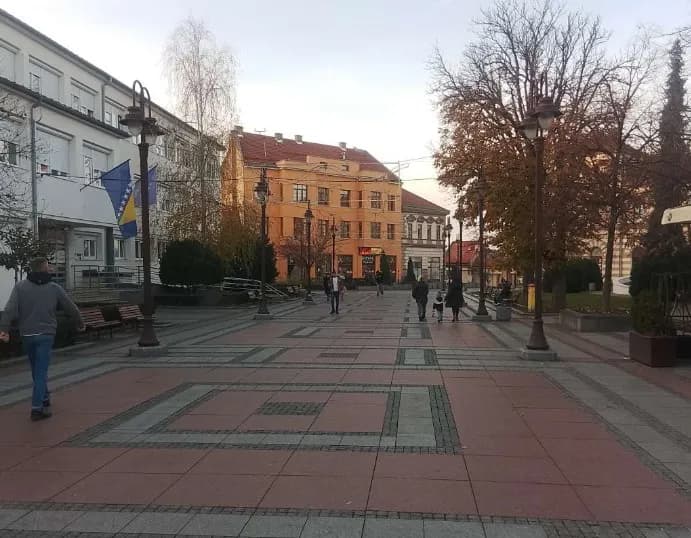 Slika uz članak: Građani Brčkog bez velikih očekivanja od izbora: "Sve su iste face, ista lica. Bit će samo gore"