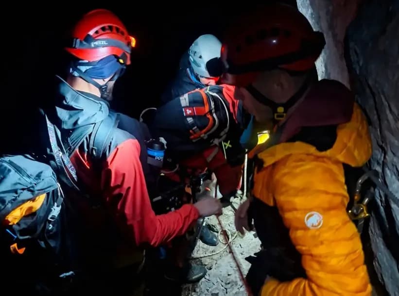 Slika uz članak: Dvije osobe ostale zaglavljene na pola ferate na Trebeviću: Spasioci morali intervenisati