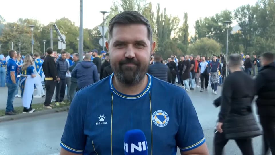 Slika uz članak: Zenica u znaku Edina Džeke: Korteo BH Fanaticosa, emocije i poruke najmlađih za kapitena VIDEO