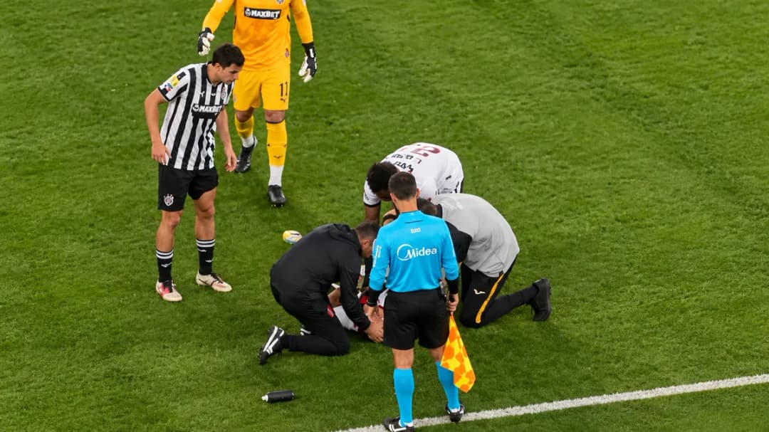 Slika uz članak: Uznemirujuće! Bruno Duarte se srušio tokom utakmice!