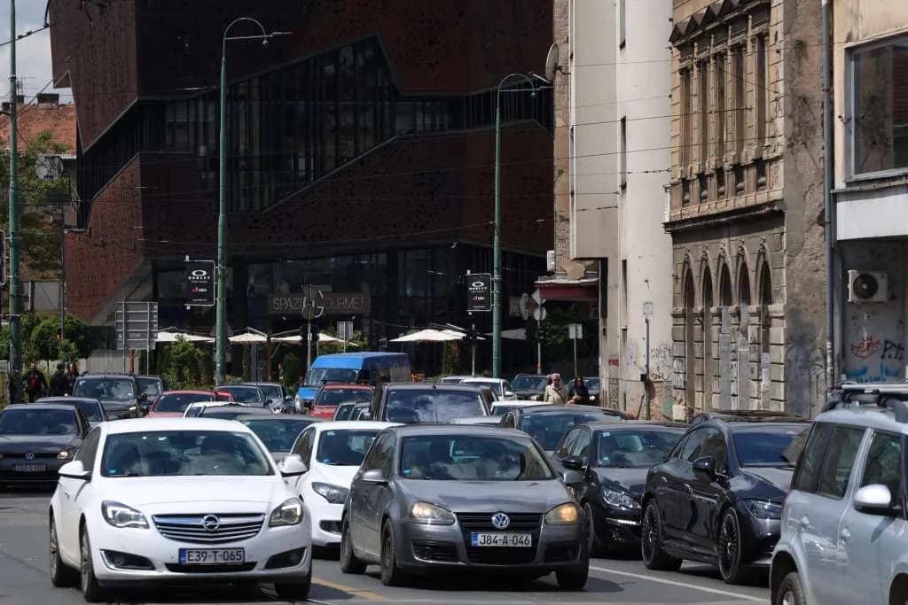 Slika uz članak: Nova pravila za uvoz automobila u BiH: Od 1. aprila EURO 6 postaje minimum, polovna vozila bi mogla poskupjeti