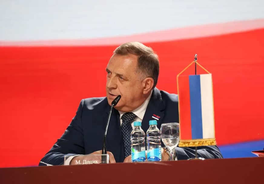 Slika uz članak: Dodik nakon odluke Ustavnog suda BiH: "Čuj, oni će određivati za šta ćemo trošiti novac"