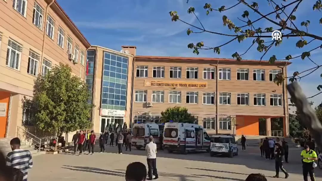 Slika uz članak: Objavljeni detalji pucnjave ispred turske škole: 15-godišnjak je ranio 11 osoba, dvije osobe u kritičnom stanju