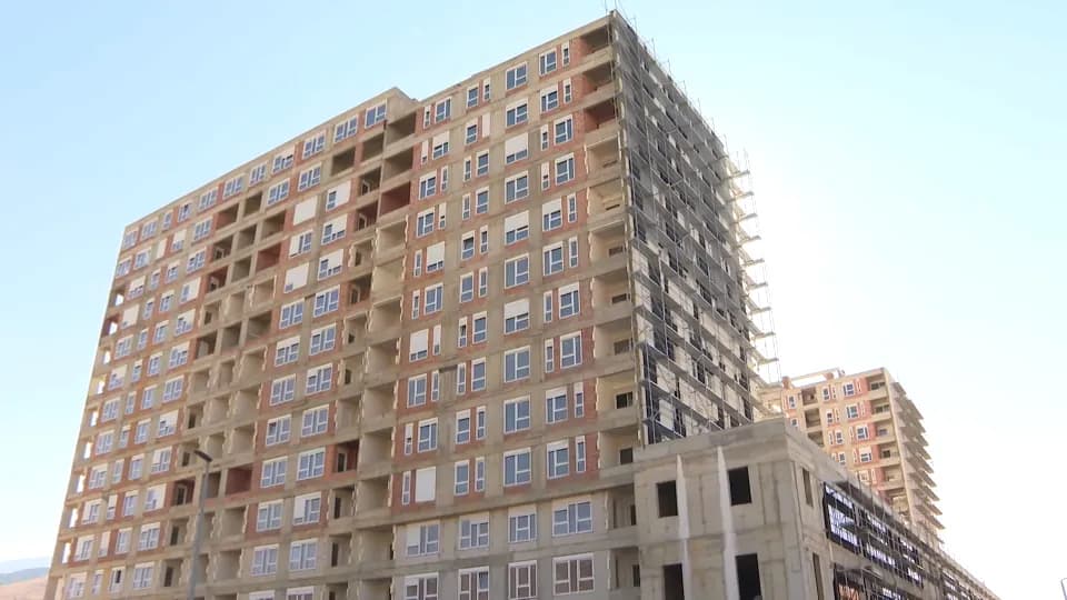Slika uz članak: U Mostaru trenutno u izgradnji oko 1.000 novih stanova, ali krov nad glavom za većinu je nedostižan...
