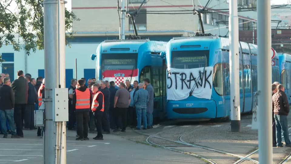 Slika uz članak: Na ulicama Zagreba voze samo jedan tramvaj i autobus: Štrajk radnika ZET-a i Zagrebačkog holdinga