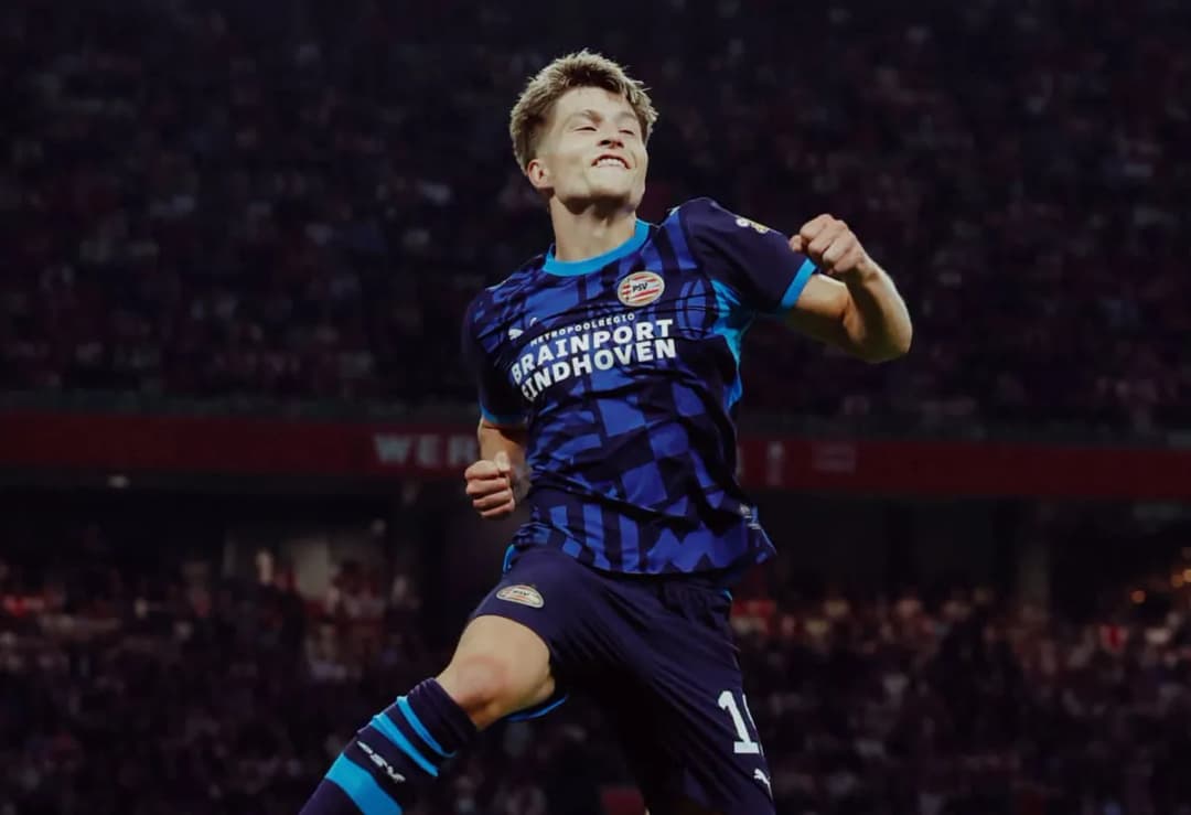 Slika uz članak: Zmaj u nemilosti trenera: Bajraktarević ponovo nije dobio ni minutu, PSV šokantno poražen