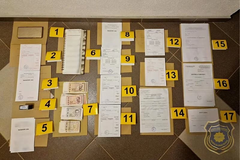 Slika uz članak: Doktorka iz BiH iza rešetaka: Pacijente pregledala u kući, recepte ovjeravala pečatom Doma zdravlja
