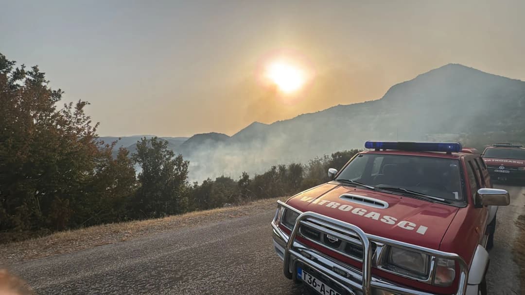 Slika uz članak: Tragedija kod Neuma: Vatrogasci tokom gašenja požara pronašli tijelo nepoznate osobe, pokrenuta istraga