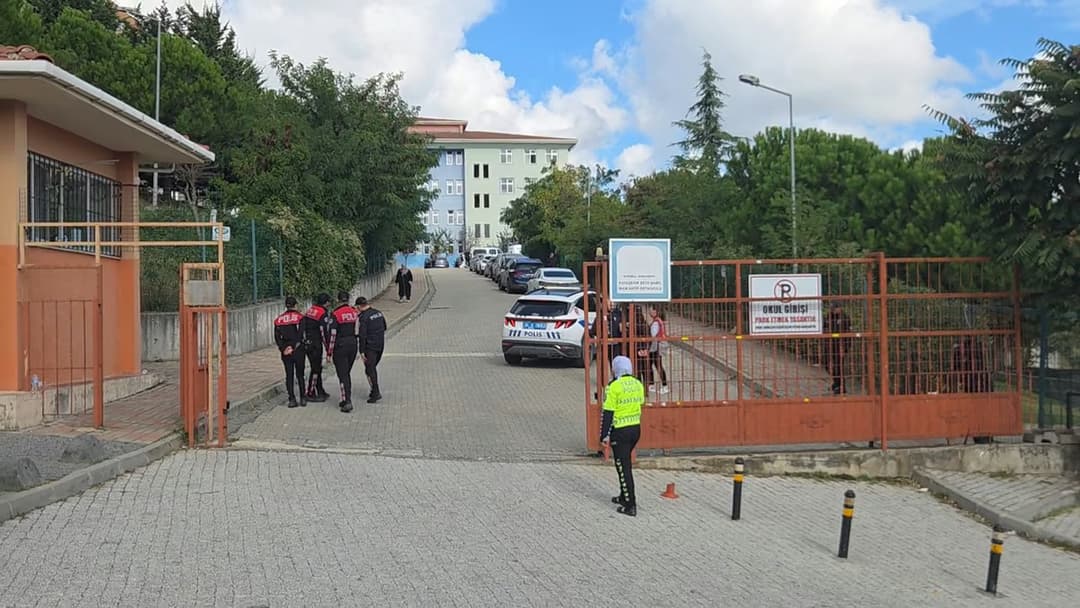 Slika uz članak: Stravičan napad u školi: 15-godišnjakinja nožem napala učenike