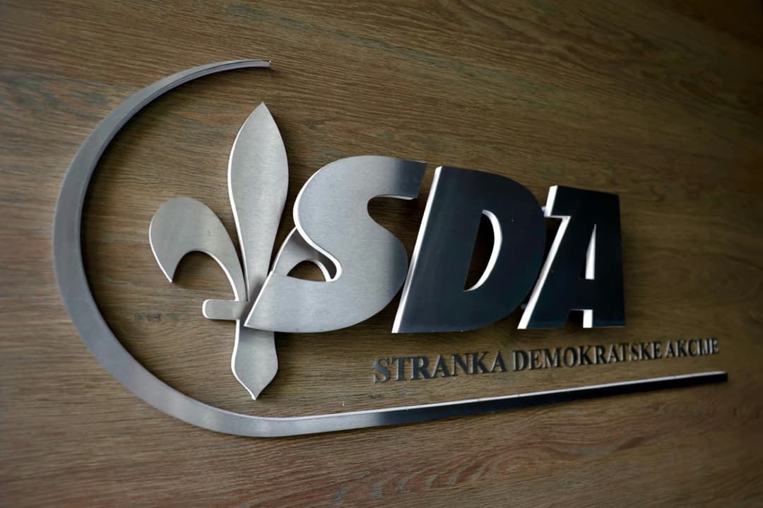 Slika uz članak: SDA: Nedopustiv pritisak Dodikovog režima na Memorijalni centar Srebrenica