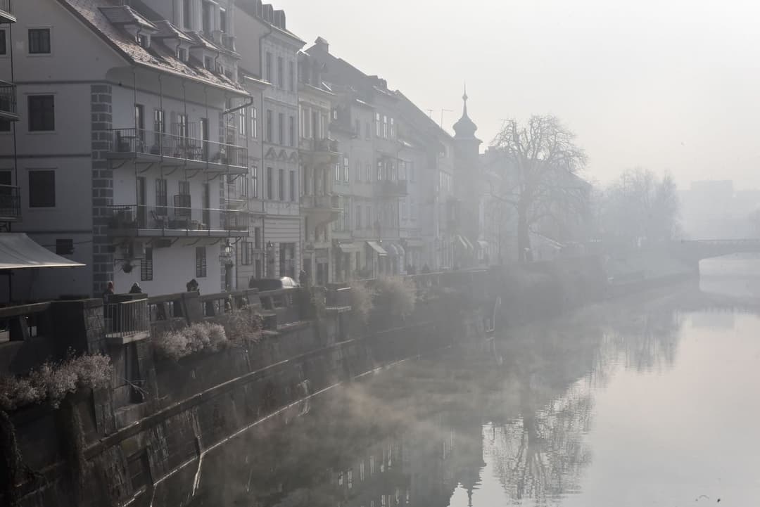 Slika uz članak: Temperature bodo tekačem v Ljubljani naklonjene, bodo pregnali tudi meglo?