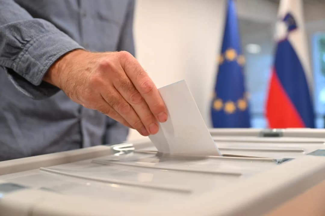 Slika uz članak: Referendumska nedelja: po državi so se odprla volišča