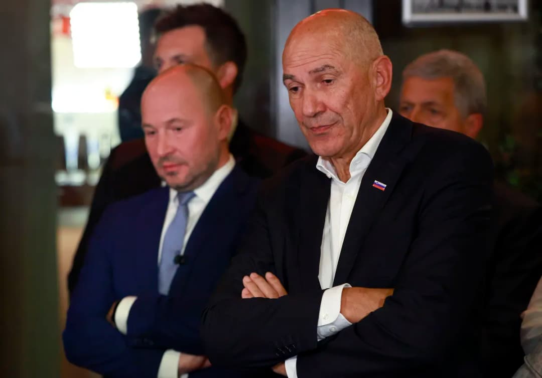 Slika uz članak: Pred odločilnim zmenkom leta: Faza "skuliranega Janše" je minila