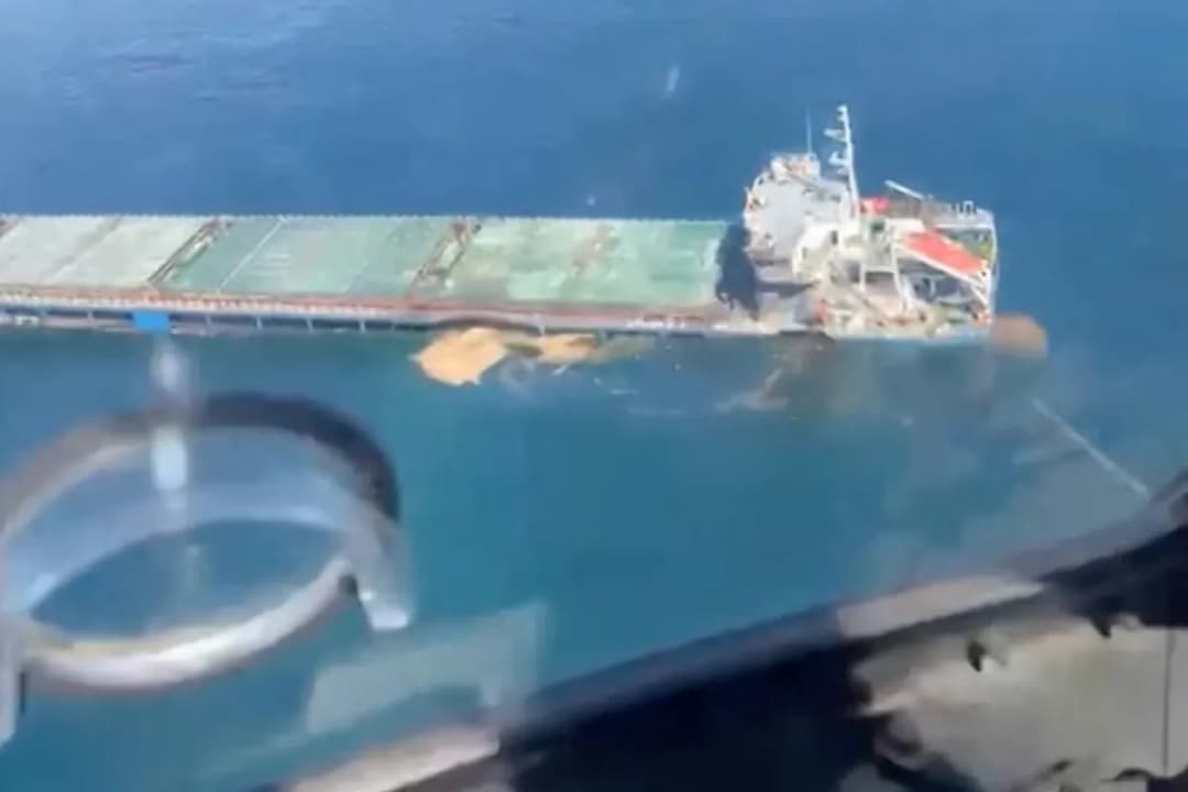 Slika uz članak: Dron zadel ladjo na poti v italijansko pristanišče, poročajo o žrtvah (VIDEO)