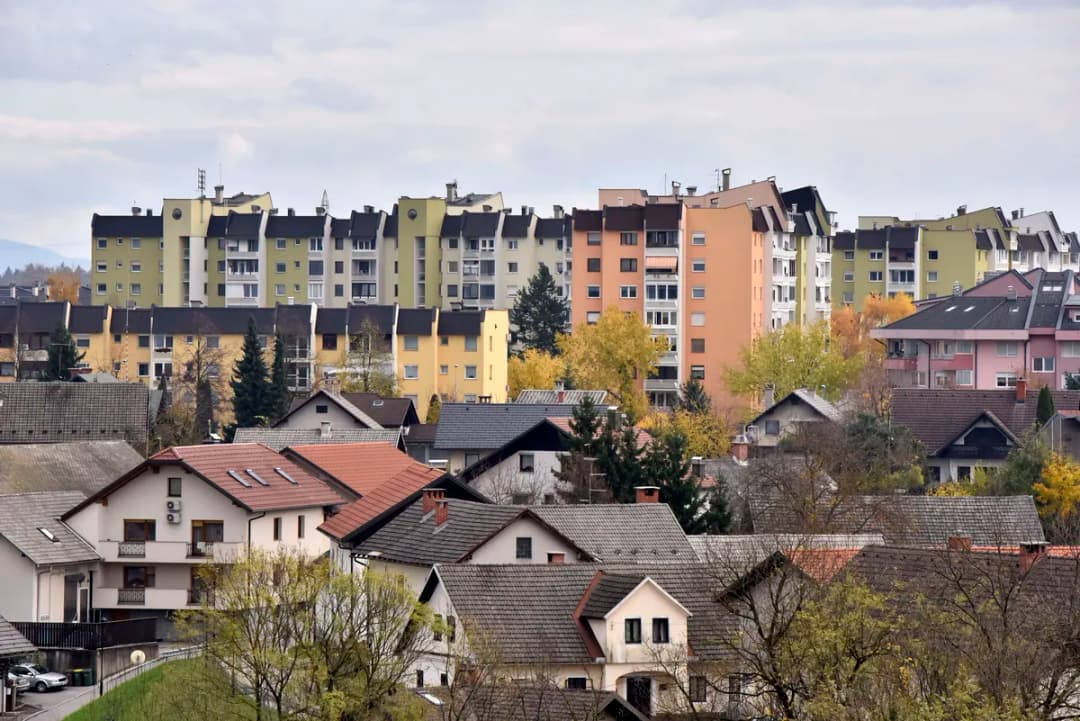 Slika uz članak: Na Planini v Kranju zaradi zaostrenih varnostnih razmer župan napovedal ukrepe