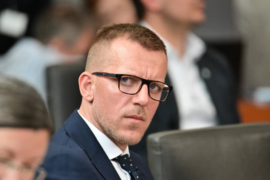Slika uz članak: Poslanec Mijič podal odstopno izjavo, Resnica ga je izključila iz stranke