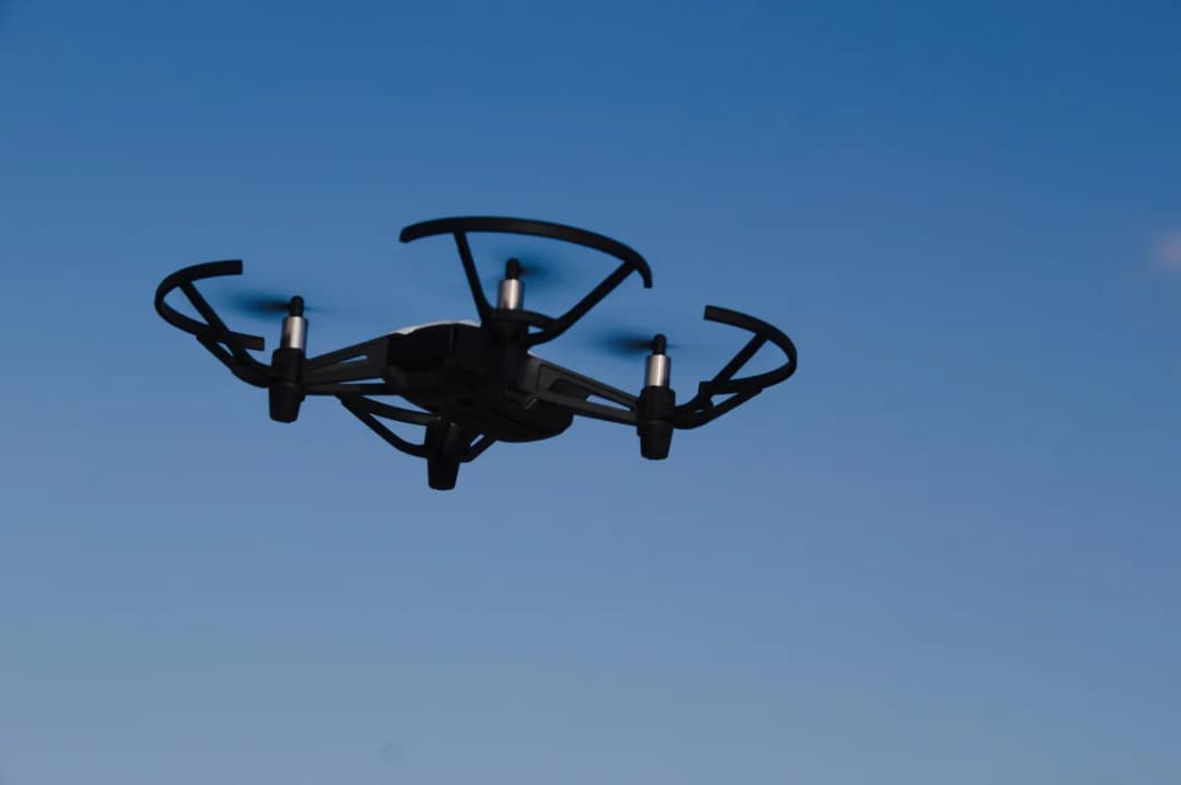 Slika uz članak: Kupil sem dron. Kaj moram vedeti, preden ga prvič spustim v zrak?