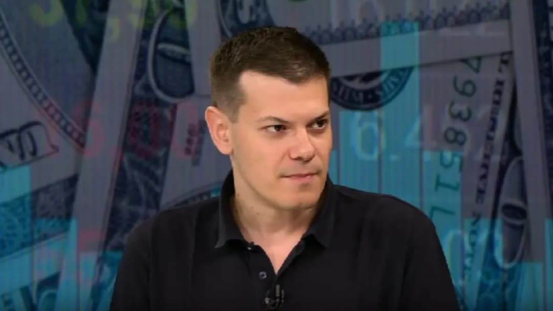 Slika uz članak: Ekonomist Vuk Vuković pušten da se brani sa slobode: Prevario i ulagače iz Hrvatske?