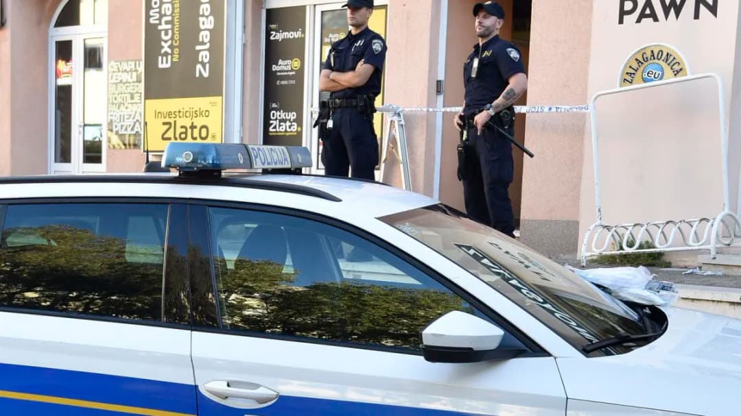 Slika uz članak: Ovo je mjesto užasa u Šibeniku: U stanu pronađen mrtav muškarac, djevojka (22) se bori za život