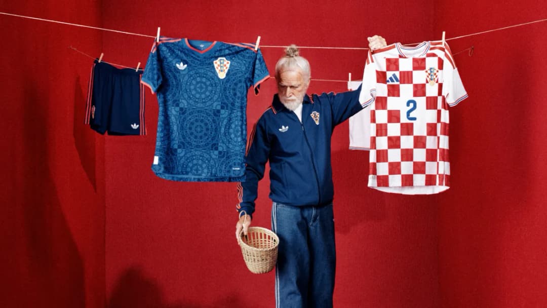 Slika uz članak: Vatreni dobili nove dresove, navijači poludjeli: 'Adidas je prešao igricu, ovo je perverzija!'