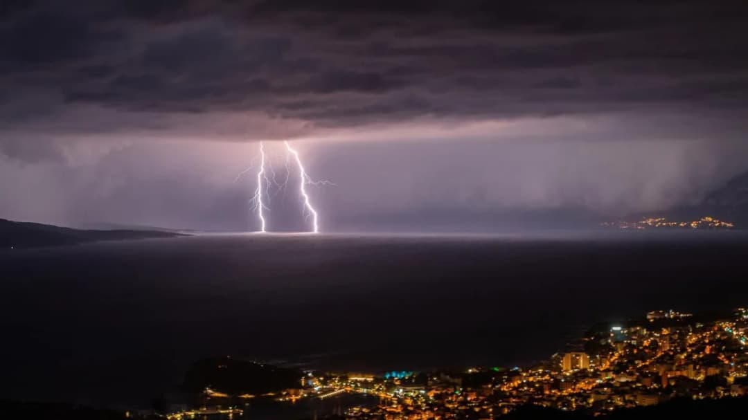 Slika uz članak: Meteorolog najavio jake pljuskove i grmljavinu: 'Stigao je prostrani frontalni poremećaj'