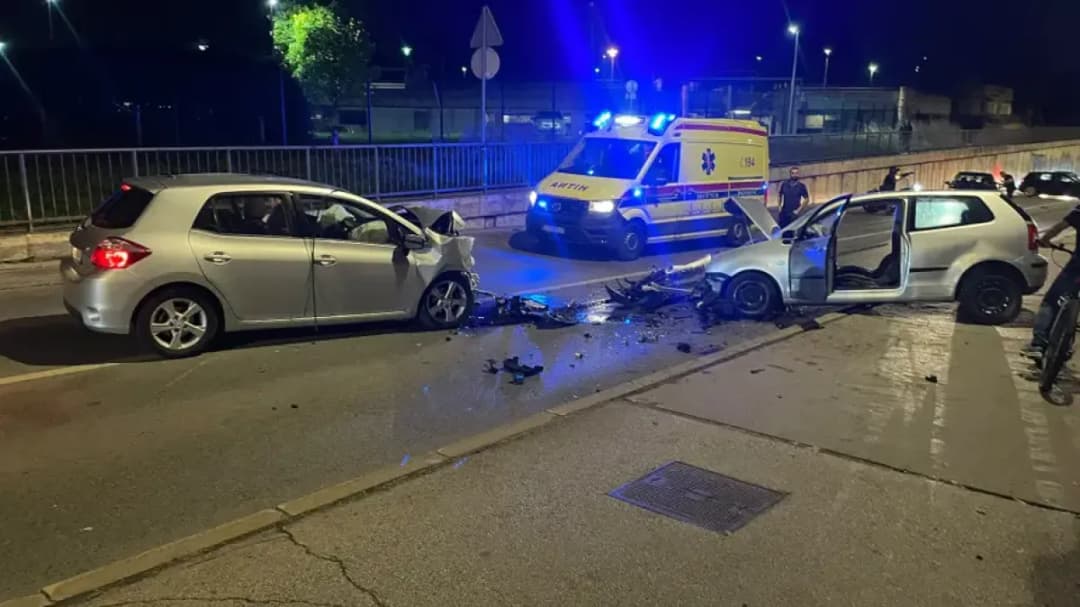 Slika uz članak: Stravična prometna nesreća u Zagrebu! Jedna osoba poginula, druga ozlijeđena: 'Čuli smo prasak'