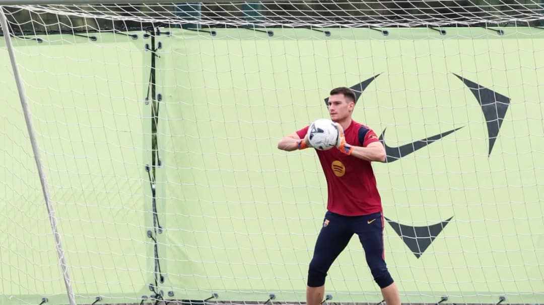Slika uz članak: Dominik u formi: Pogledajte kako Livaković brani sve udarce zvijezdama Barcelone
