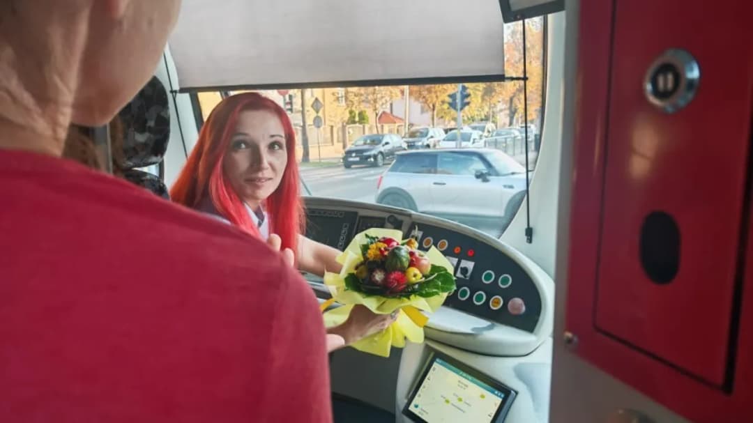 Slika uz članak: Prekrasna gesta u 17-ici! Vozačica Kristina: 'Ovo je poražavajuće, moja dužnost je raditi'